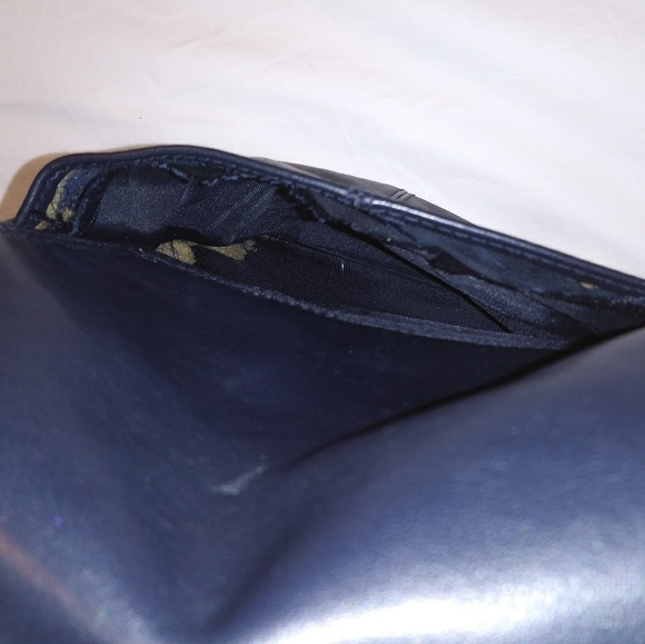 Worthington Navy Genuine Leather crossbody - Picture 8 of 8